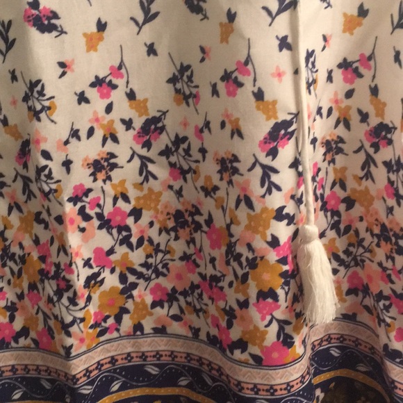 Patterned Blouse - Picture 2 of 4